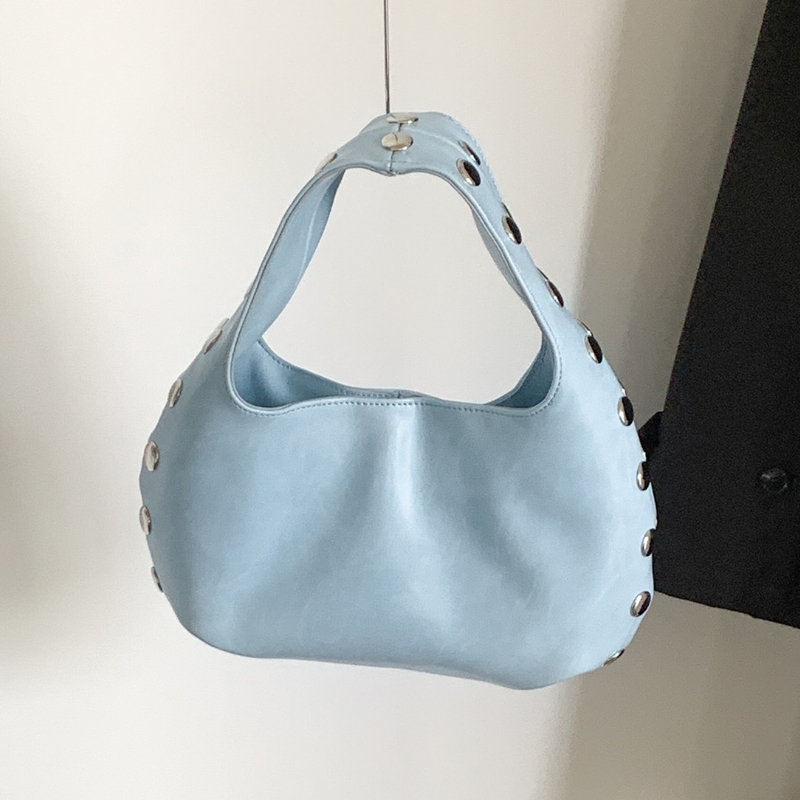 Leatherwork Designs - New Fashionable Retro Work and Commuting